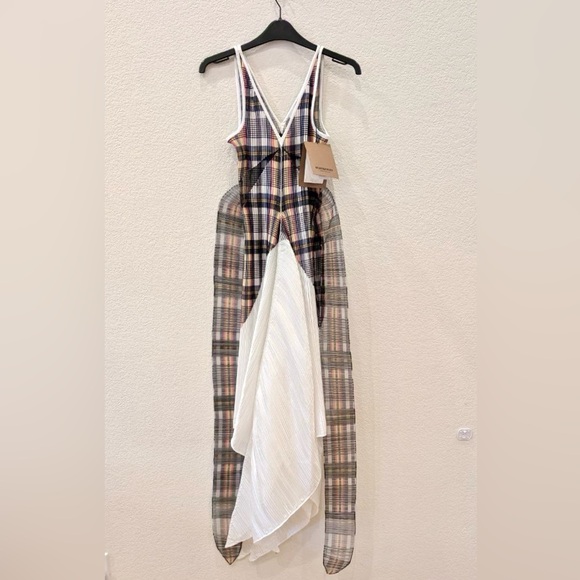 NWT Burberry London Plaid and White Runway Plisse Dress - Picture 9 of 16